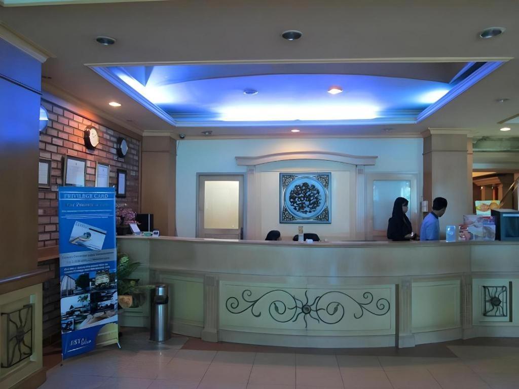 Buana Lestari Hotel Баликпапан Экстерьер фото