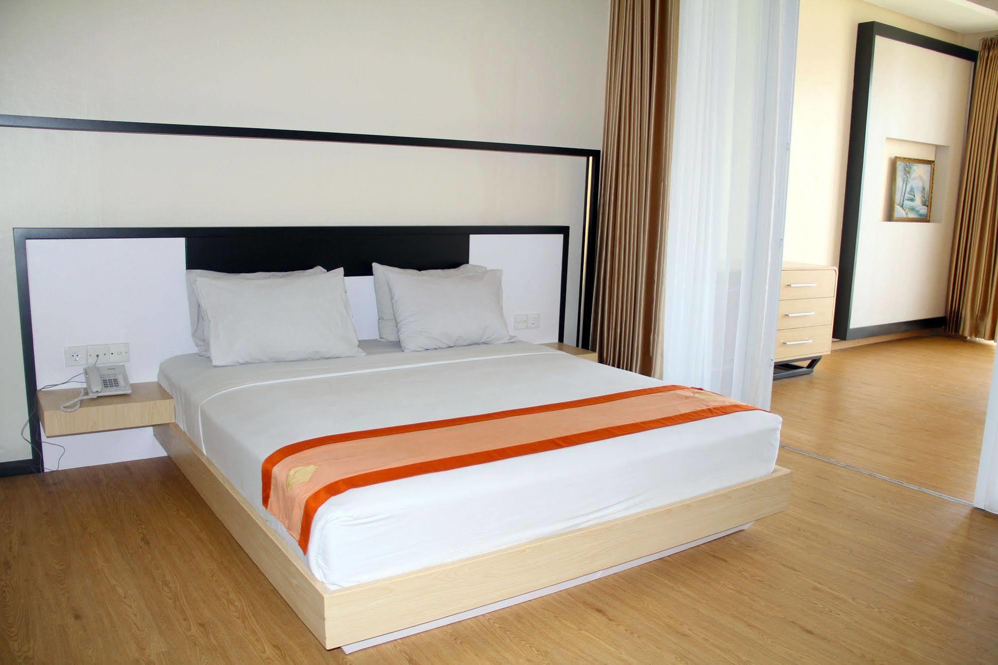 Buana Lestari Hotel Баликпапан Экстерьер фото